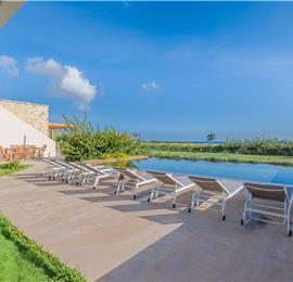 4 bedroom villa with infinity pool, Alcamo, sleeps 6-8